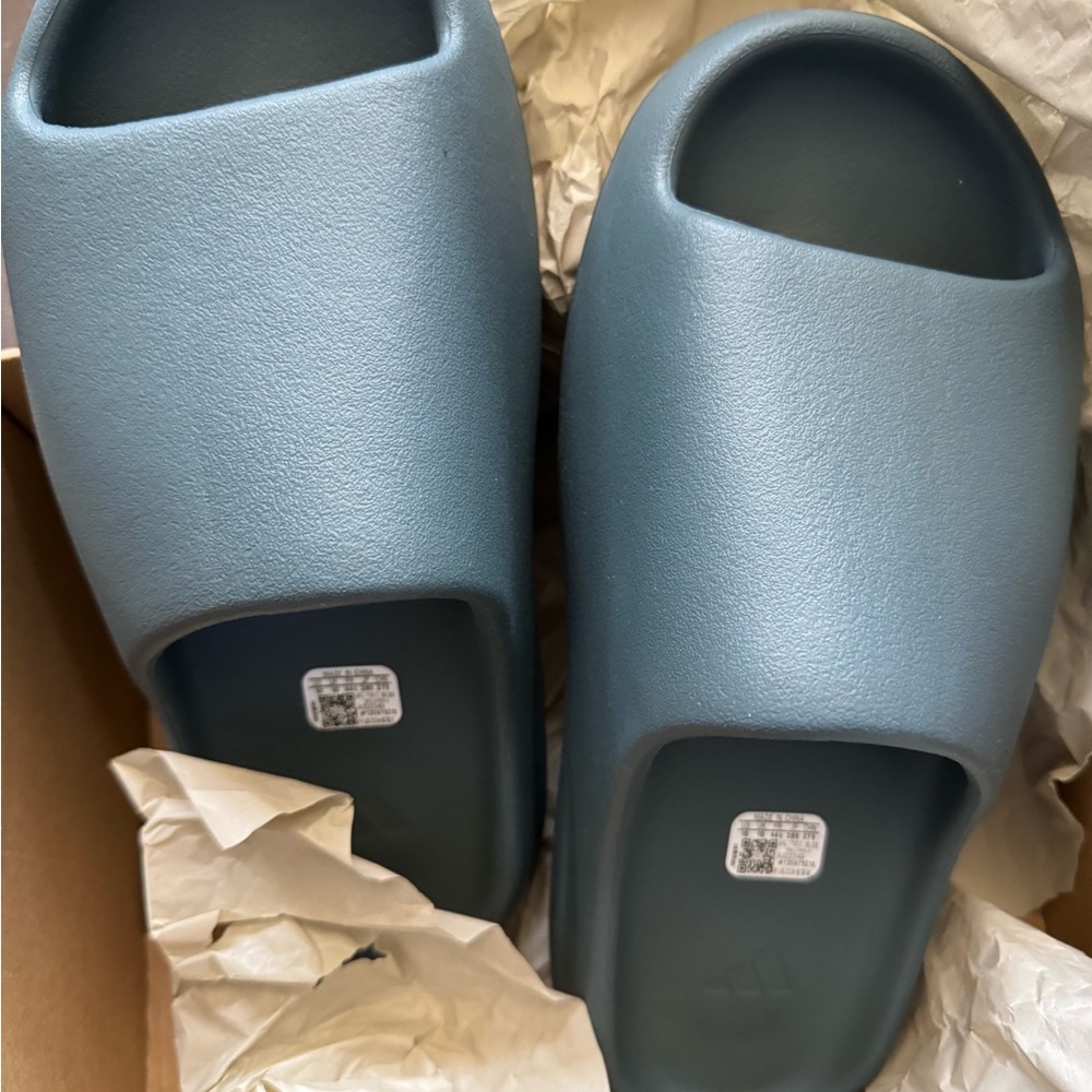 Adidas Yeezy slides